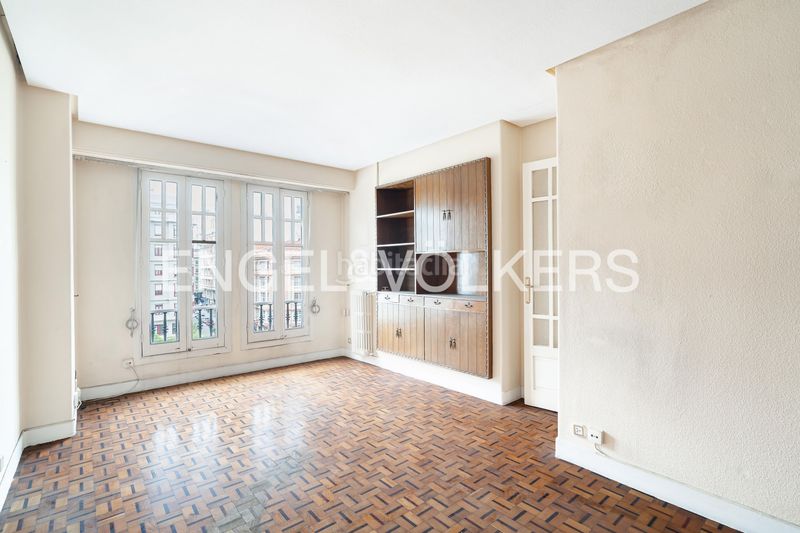 Foto b65c13c9-9912-428e-b971-4a8821d752ba. Àtic amb calefacció aparcament a Ensanche Coruña (A)