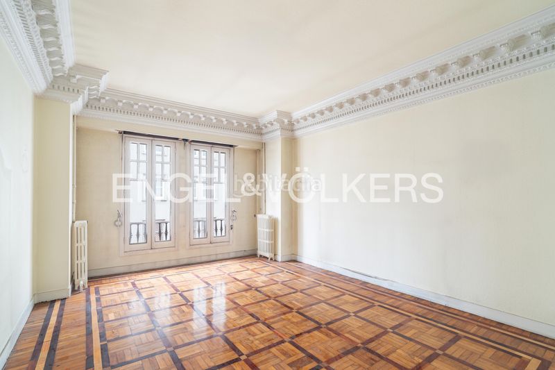 Foto d7b18626-8bb4-4ba1-ba60-34d249313786. Àtic amb calefacció aparcament a Ensanche Coruña (A)