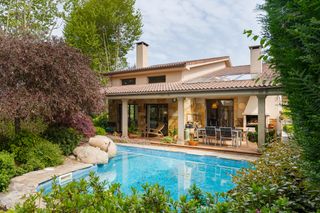 Casa a Oleiros Pueblo. Chalet independiente con piscina en oleiros