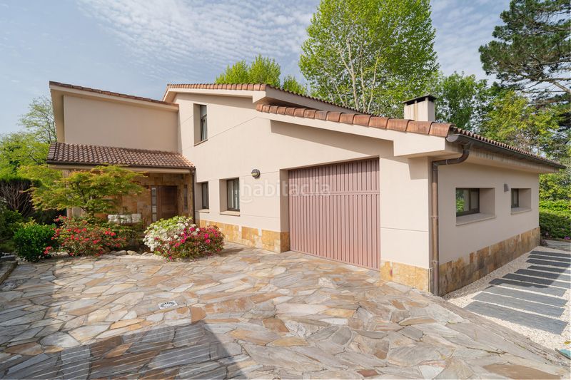 Foto 412ae177-9282-40d8-8932-e0276f3f9eec. Casa amb calefacció aparcament piscina a Oleiros pueblo Oleiros