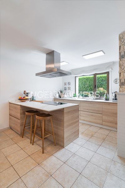 Foto aa575dc9-4e52-472f-a164-5cba35d053dd. Casa amb calefacció aparcament piscina a Oleiros pueblo Oleiros