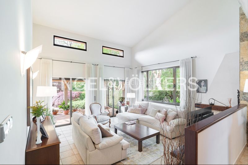 Foto d46794eb-228f-405d-ac9f-95cabc30f565. Casa amb calefacció aparcament piscina a Oleiros pueblo Oleiros