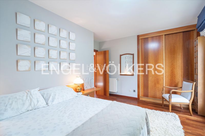 Foto fa5b4312-9087-4ba4-8b7b-e0bcc279c25e. Casa amb calefacció aparcament piscina a Oleiros pueblo Oleiros
