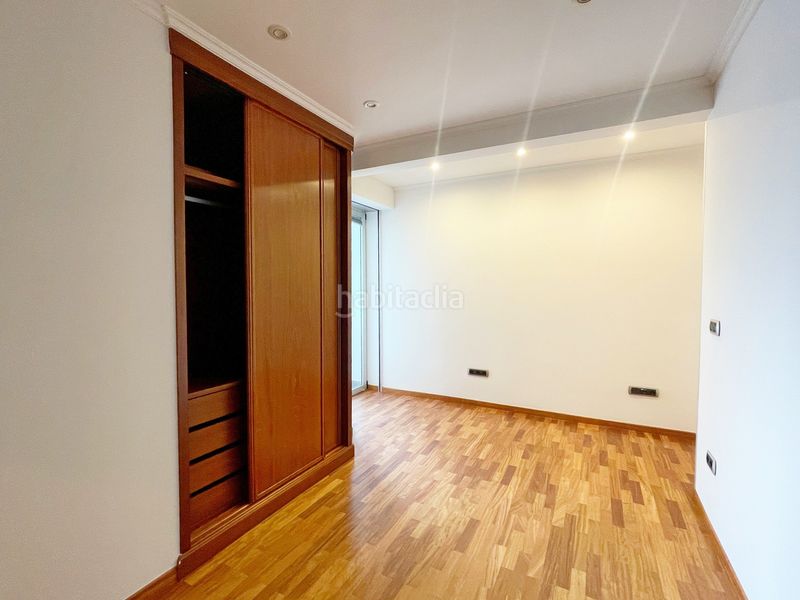 Foto 064ee112-3db6-46c0-afb9-88fc98b4c59b. Rent flat with heating parking in Cuatro Caminos - Plaza de la Cubela Coruña (A)