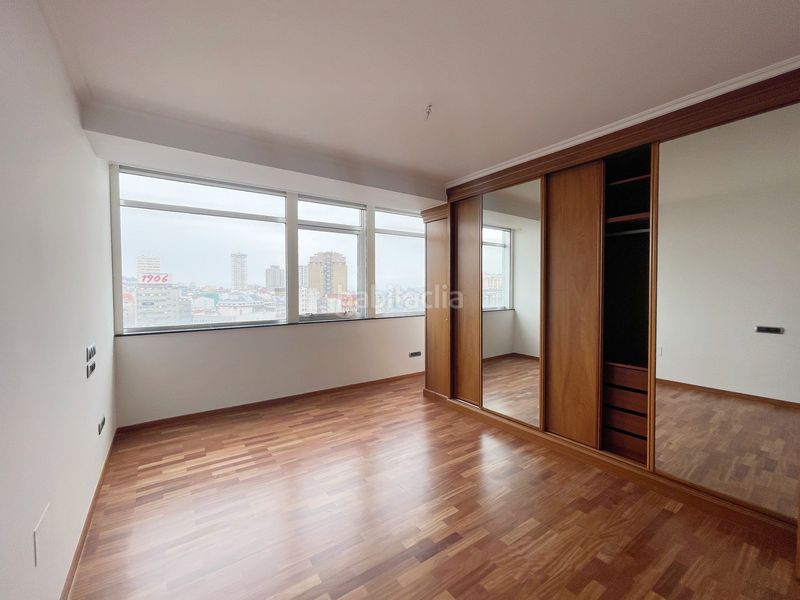Foto 18fc66f6-e3e5-44c3-bc78-40efc2facf05. Rent flat with heating parking in Cuatro Caminos - Plaza de la Cubela Coruña (A)