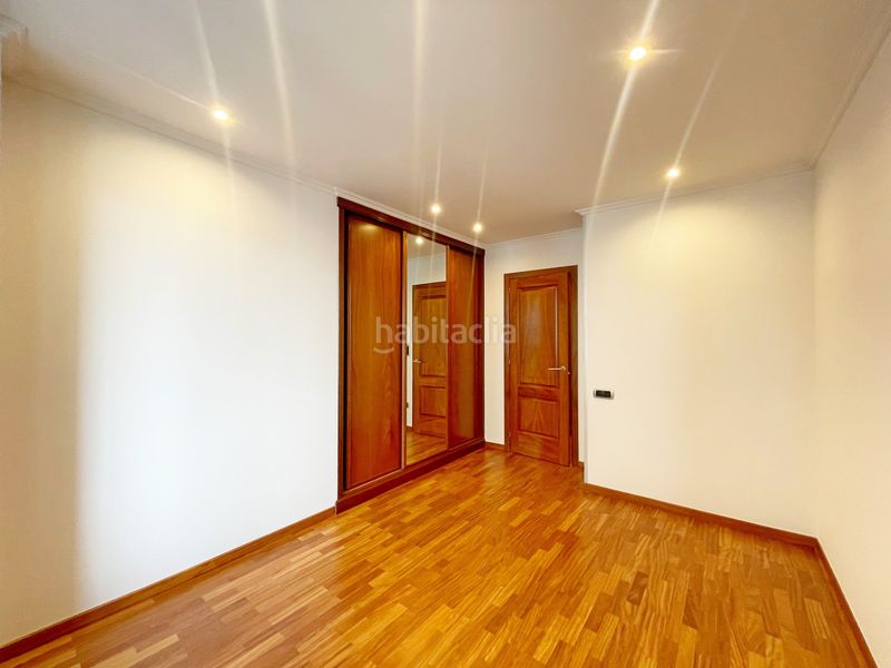 Foto 3bd37729-48ac-4fe1-bf55-4edb17954b7b. Rent flat with heating parking in Cuatro Caminos - Plaza de la Cubela Coruña (A)