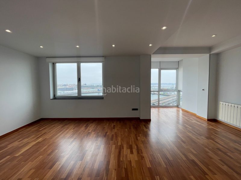 Foto 50f66efe-66e9-47ec-9dfc-5ecf856b6a79. Rent flat with heating parking in Cuatro Caminos - Plaza de la Cubela Coruña (A)