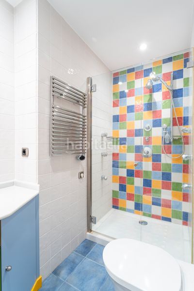 Foto 56e80652-202a-49e6-8ea5-7873b8fe2691. Rent flat with heating parking in Cuatro Caminos - Plaza de la Cubela Coruña (A)