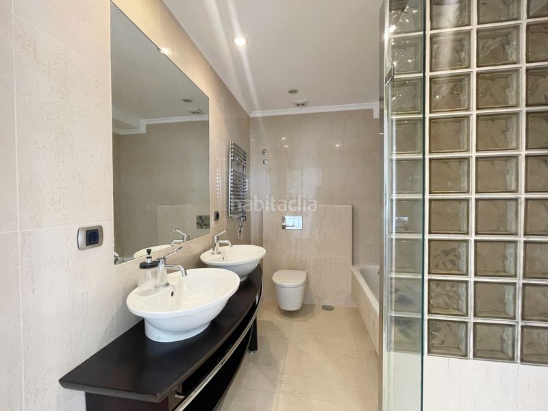 Foto 6dd3ee76-aae4-4e1a-b963-8cc60cde5d25. Rent flat with heating parking in Cuatro Caminos - Plaza de la Cubela Coruña (A)