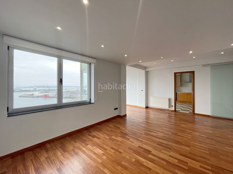Foto b520515d-871a-487b-8325-7fbc360d59b8. Rent flat with heating parking in Cuatro Caminos - Plaza de la Cubela Coruña (A)