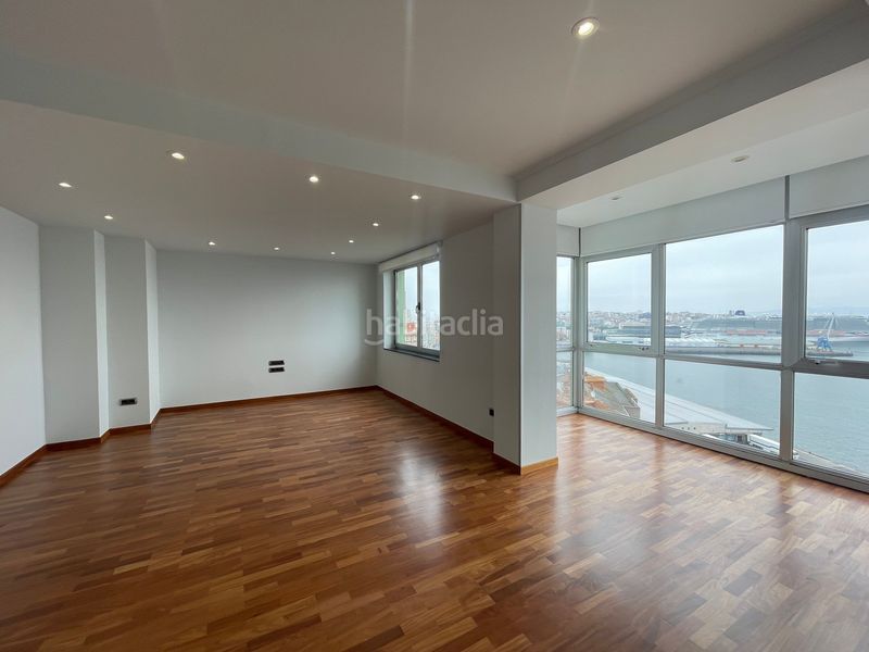 Foto c840adc7-bf27-45e7-a1b3-6f97e823fb11. Rent flat with heating parking in Cuatro Caminos - Plaza de la Cubela Coruña (A)