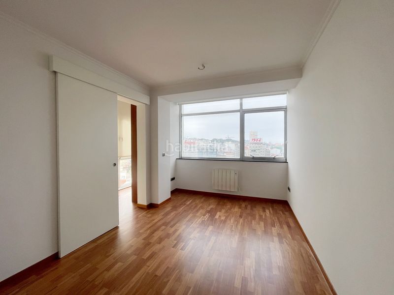 Foto d0326d92-4ca0-4baf-82e6-84b507eb8dac. Rent flat with heating parking in Cuatro Caminos - Plaza de la Cubela Coruña (A)