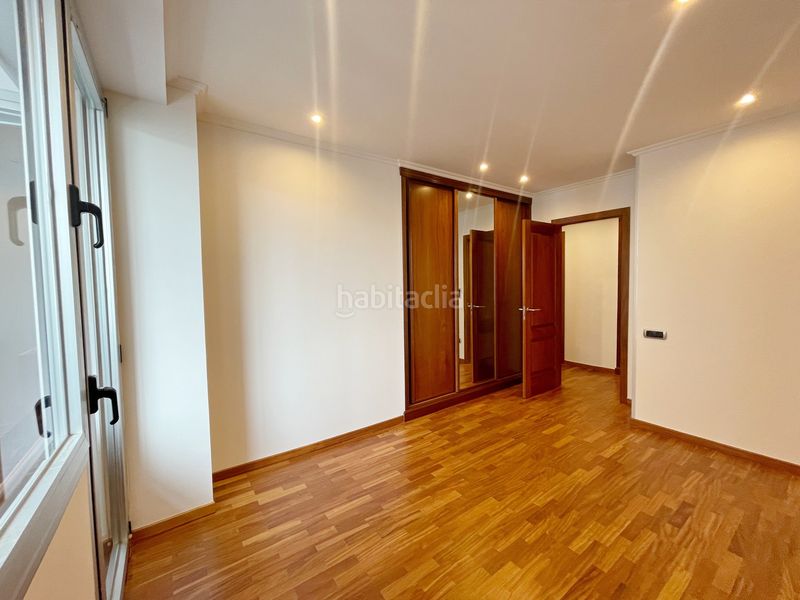 Foto d4b1b362-080e-4771-9204-f55255f2aea9. Rent flat with heating parking in Cuatro Caminos - Plaza de la Cubela Coruña (A)