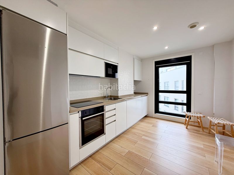 Foto d1763b8b-6105-4e7b-9b10-98d8747933dc. Rent flat with heating parking in Riazor - Visma Coruña (A)
