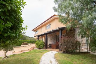 Haus in Sada. Exclusiva vivienda unifamiliar en urbanización de meirás