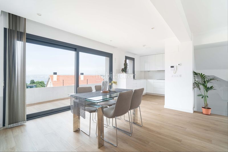Foto ea6a9990-5dc3-4109-856c-b681b8476a10. House with heating parking in Eirís Coruña (A)