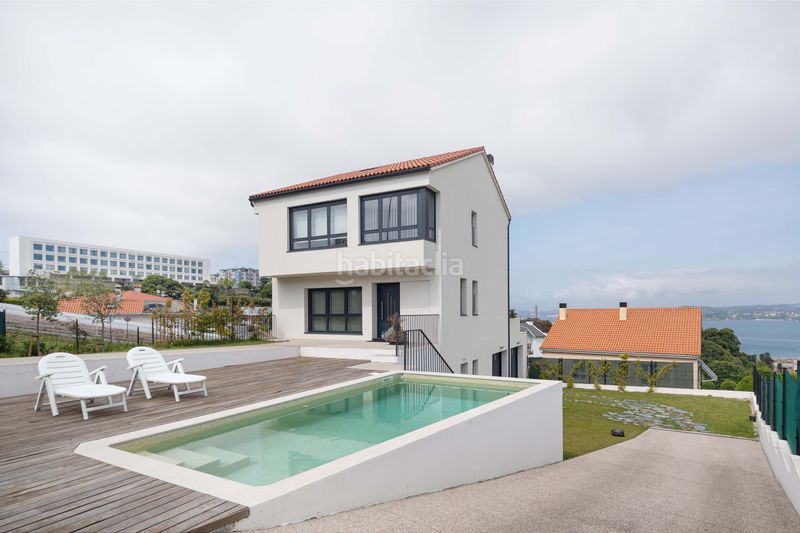 Foto f5968657-2f42-4b4a-aa1a-66fb9e68bbbe. House with heating parking in Eirís Coruña (A)