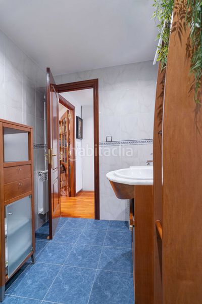 Foto 7bb7dd58-ba6e-4182-a929-e02b466b4d7d. Duplex con riscaldamento parcheggio in Los Rosales Coruña (A)