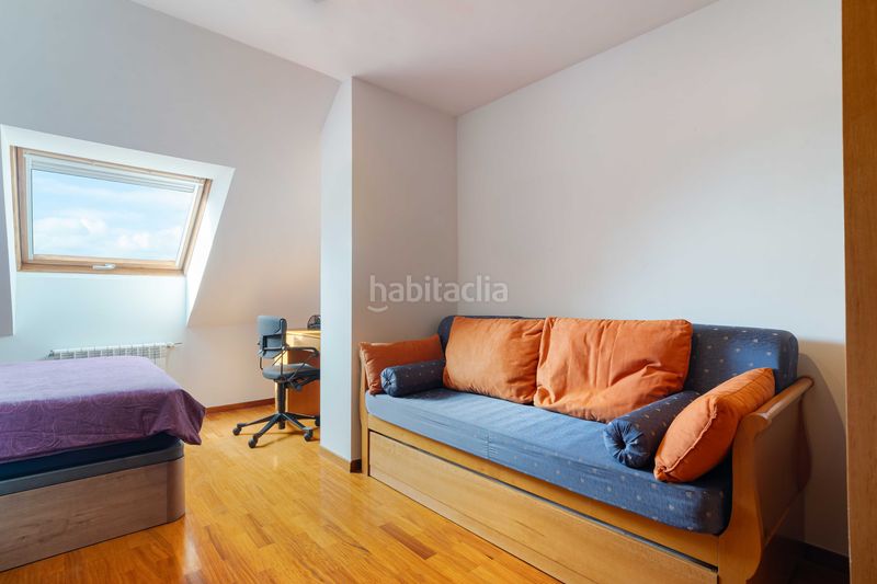 Foto a8576a3a-16c6-48af-8e73-3b3361d07863. Duplex con riscaldamento parcheggio in Los Rosales Coruña (A)