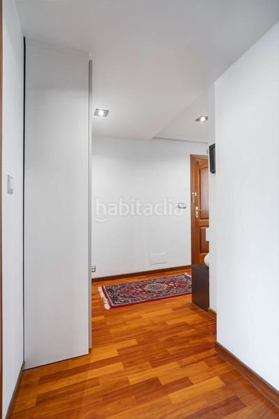 Foto b6aed987-9ea0-453f-bf8f-360920711363. Duplex con riscaldamento parcheggio in Los Rosales Coruña (A)