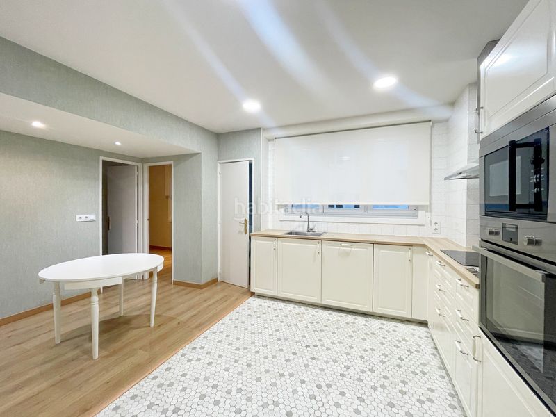 Foto 0b9f39f9-e6be-489e-bb17-5ac9ccfc0a07. Rent flat with heating parking in San Pablo - Juan Flórez Coruña (A)