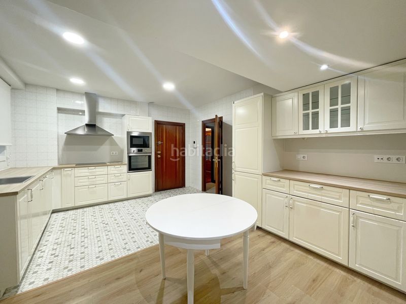 Foto b913062b-ca61-4644-8f8c-52018efb8b2a. Rent flat with heating parking in San Pablo - Juan Flórez Coruña (A)