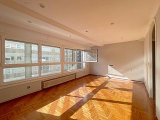 Rent Flat in Ensanche. Estupendo piso completamente exterior en juan flórez