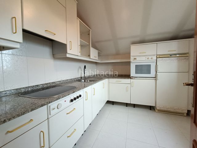 Foto 36adbfbe-6f7c-41d1-bac0-8d4642a86427. Xalet amb calefacció aparcament a Cabral - Candeán Vigo