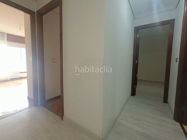 Foto a2b2cd7a-f831-4525-be0d-b54eaacf44c2. Pis amb calefacció aparcament a Teis Vigo
