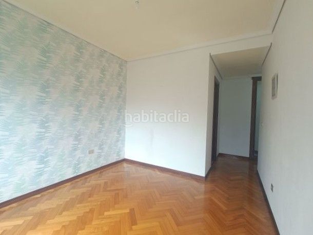 Foto ad880d0b-0e15-4698-b204-c26c847bc9a5. Pis amb calefacció aparcament a Teis Vigo