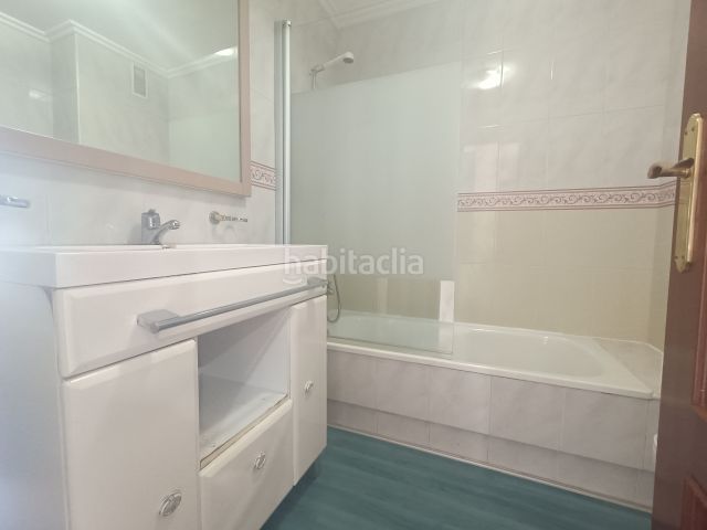 Foto cecf7efc-d21c-455b-b669-831683d84c43. Pis amb calefacció aparcament a Teis Vigo