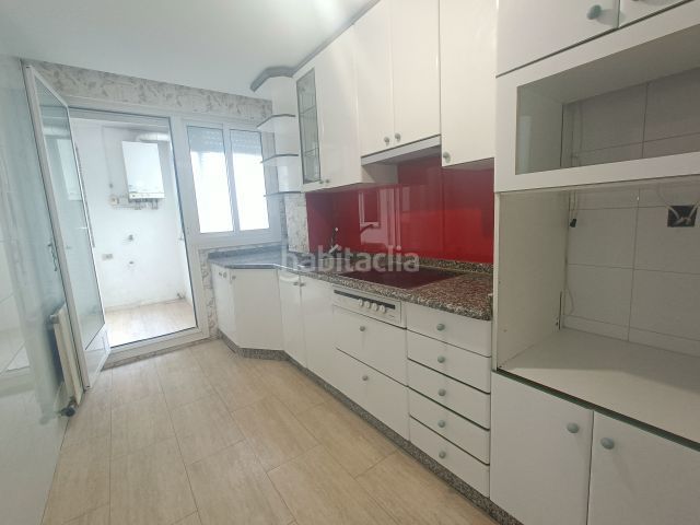 Foto fbd6ed5c-20bb-4a71-8375-7f5fc5e307e6. Pis amb calefacció aparcament a Teis Vigo