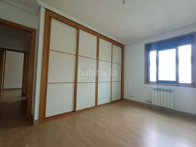 Foto 4f12cb47-5610-41eb-aadd-6c152a0a4734. Flat with heating parking in Lavadores Vigo