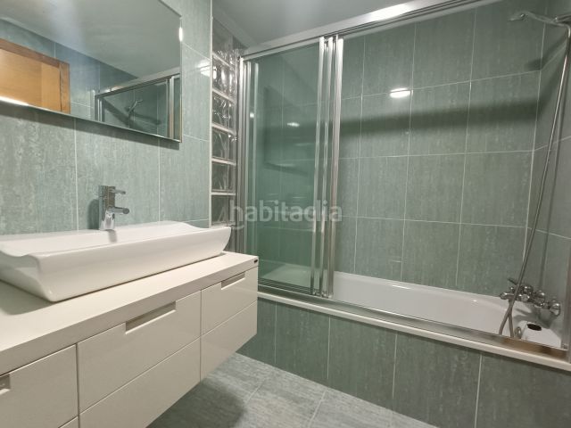 Foto 8dbd140f-dc58-45a2-8637-032a678503a6. Flat with heating parking in Lavadores Vigo