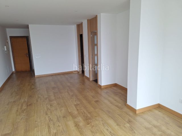 Foto 5b7ae48b-0ce9-4173-845e-3b12f6d4e271. Pis amb aparcament a Baiona