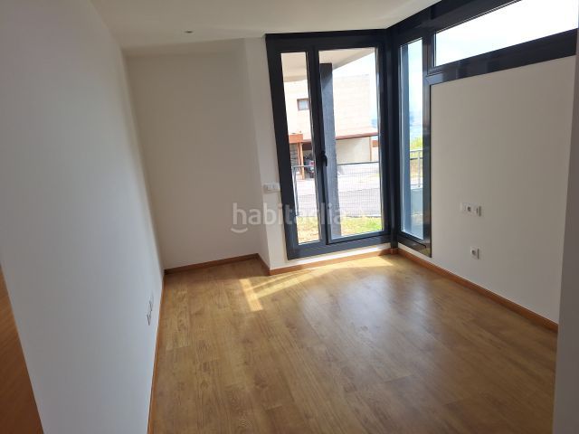 Foto 4e3f861d-03ce-4b2a-bb94-ac699d76e0a6. Pis amb aparcament a Baiona
