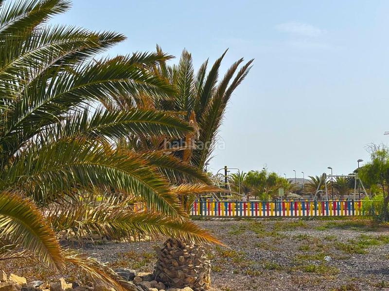 Foto 889de021-6979-4bf4-9c0d-b019cd51c8fb. Dúplex  con terraza, vistas al mar y piscina, a solo 20 metros de la playa de la tejita en Granadilla de Abona