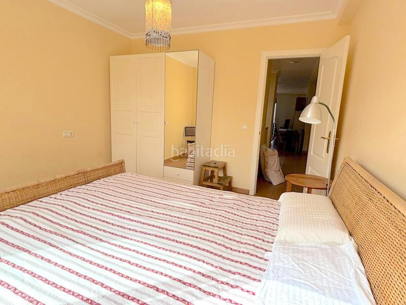 Foto 8c827220-32a1-40c4-880f-6a676cc1696c. Dúplex  con terraza, vistas al mar y piscina, a solo 20 metros de la playa de la tejita en Granadilla de Abona