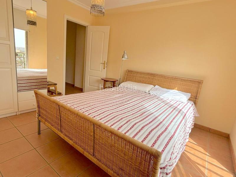Foto adc45afa-d808-4a84-8054-df6ba4c64ccb. Dúplex  con terraza, vistas al mar y piscina, a solo 20 metros de la playa de la tejita en Granadilla de Abona