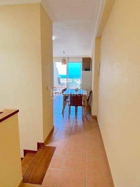 Foto dc414c08-44a8-4c90-89e4-307b9c4c3b65. Dúplex  con terraza, vistas al mar y piscina, a solo 20 metros de la playa de la tejita en Granadilla de Abona