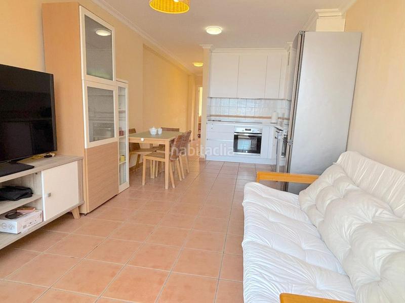 Foto f317b38a-eb0a-4738-b0bd-a26d209e972c. Dúplex  con terraza, vistas al mar y piscina, a solo 20 metros de la playa de la tejita en Granadilla de Abona