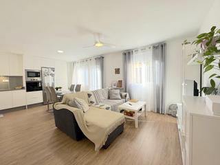 Etagenwohnung  San miguel. Piso reformado con encanto en el corazón del toscal, santa cruz