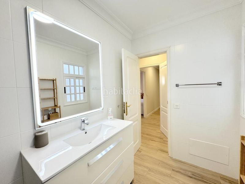 Foto d986742b-eeff-40c6-b455-e1f06e2f03f0. Appartamento con parcheggio in Playa Jardín Puerto de la Cruz