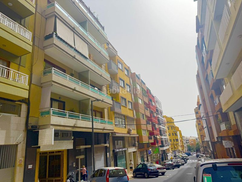 Piso  Juan pablo ii. Vivienda reformada y amueblada en el centro de santa cruz  lista
