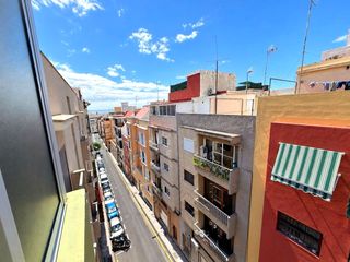Etagenwohnung in Calle Ramón y Cajal