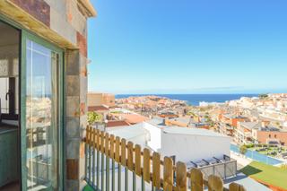 Triplex à Arguineguín. Tríplex con terraza espaciosa y vistas al mar en loma dos