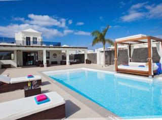 Chalet à Playa Blanca. Villa de lujo en complejo residencial en yaiza