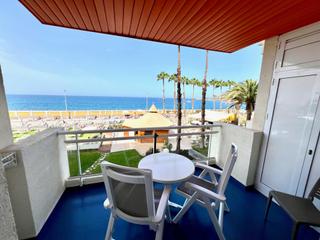 Location Studio  Los canarios. Apartamento reformado en primera línea con vistas al mar en pata