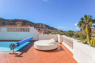 Chalet à Playa del Cura - Taurito. Fantástica villa de 5 dormitorios con piscina privada y vistas a