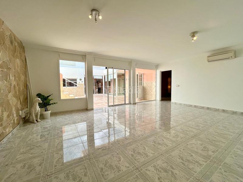 Foto 80081fcb-3c96-46b1-b6dc-5b705f99b2e8. Casa adosada  en residencial San Fernando en San Bartolomé de Tirajana